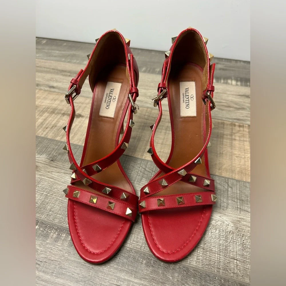 Valentino Garavani Red Studded Heels - Picture 3 of 9